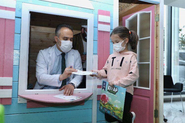 Bursada doktorlar reçeteyle kitap yazıyor