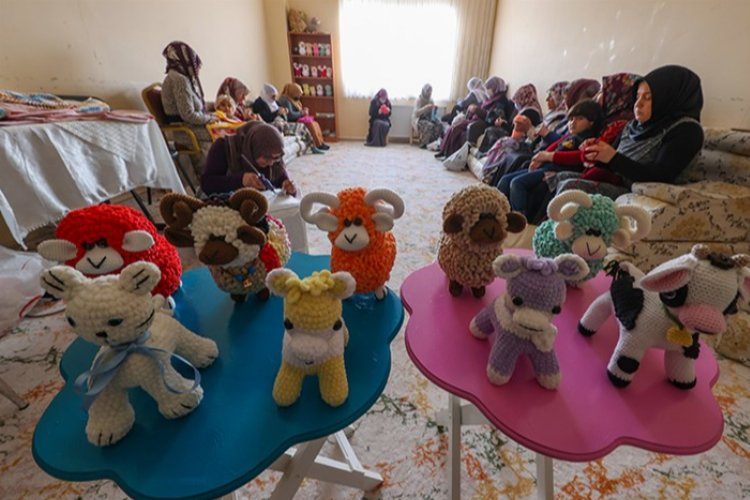 Van Gürpınarda kadınların hayatı kurslarla değişiyor