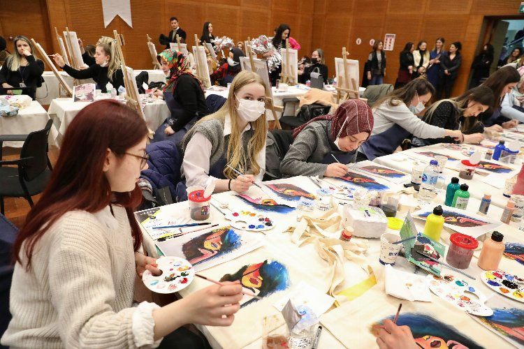 Bursada kadınlar 8 Martı üreterek kutladı