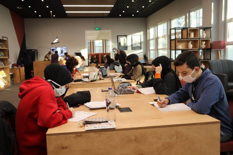 Kocaeli İzmitte 150 kişiye kitap hediye edilecek