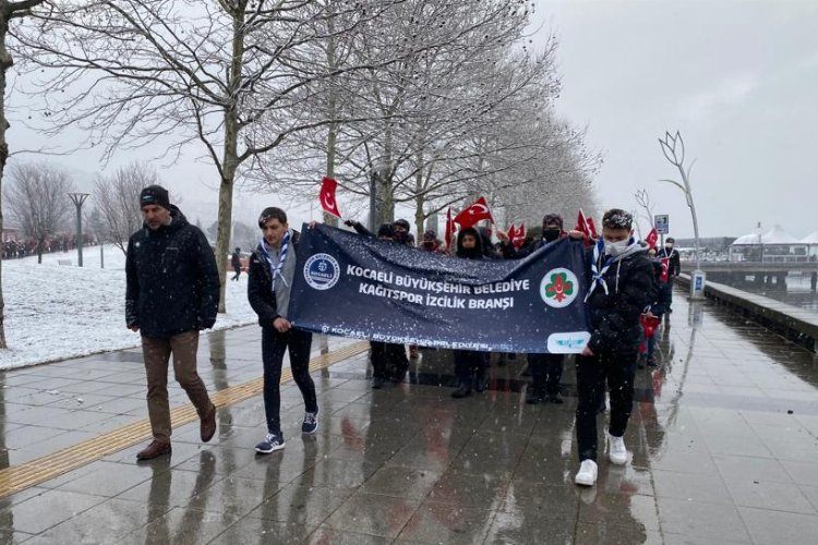 Kocaelili izcilerden şehitlere saygı yürüyüşü