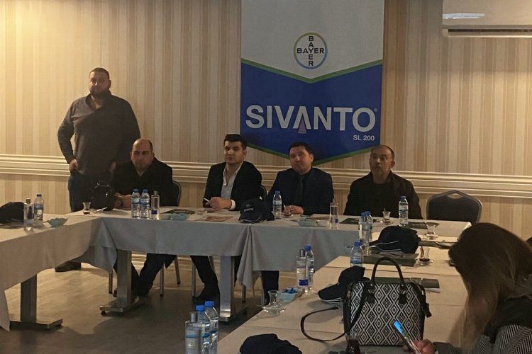 Kara ve Özdemir, zirai ilaç tanımına katıldı