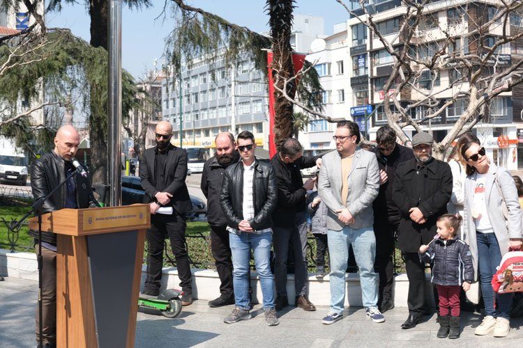 Bursada Tiyatro Gününe bayram tadında kutlama