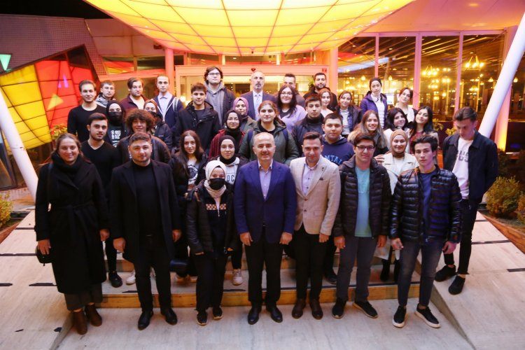 Rizede Rahmi Metin gençlerle buluştu 