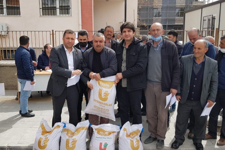 Niğdede nohut tohumu çiftçiye hibe edildi