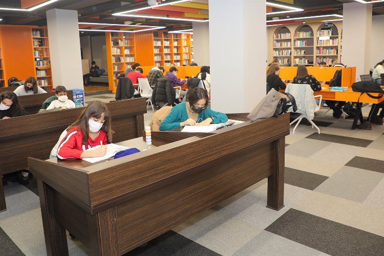Kayseri Talasta kütüphanelere ayar