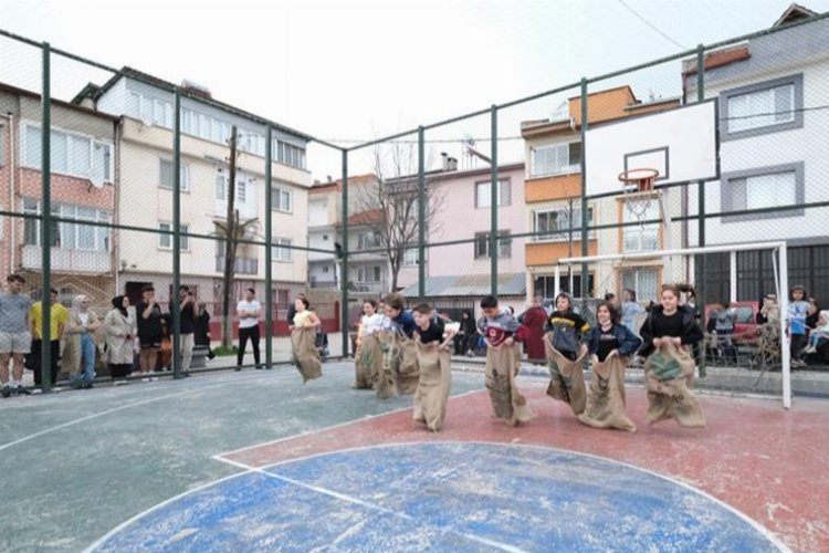 Bursa İnegölde iftar öncesi mahallelerde şenlik