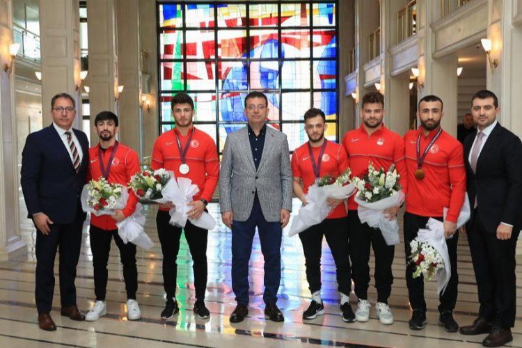 İmamoğlu ,Avrupa Güreş Şampiyonasındaki şampiyonları ağırladı