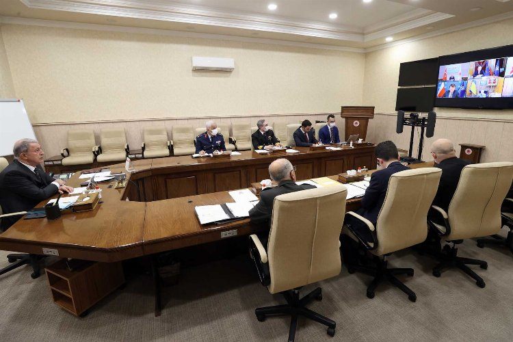 6 ülkenin Savunma Bakanları Rusya-Ukrayna için toplandı