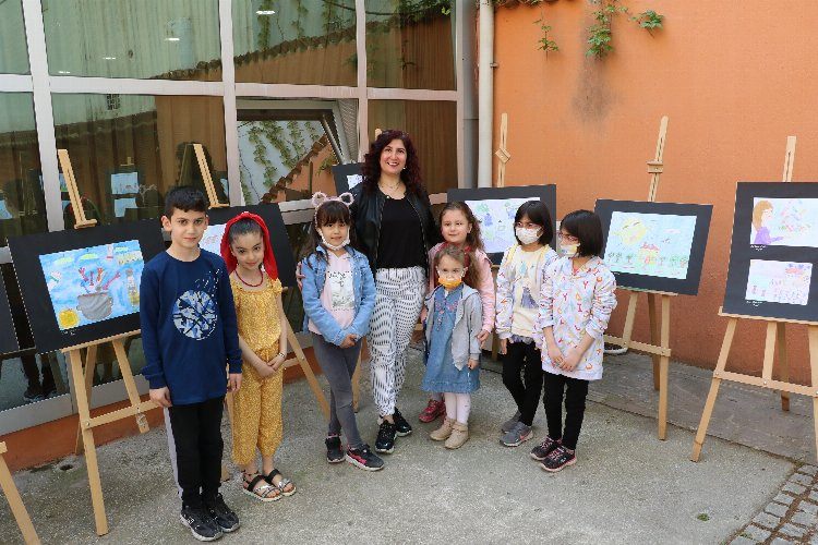 Minik öğrencilerin Resimleri Turizm Haftasında sergilendi