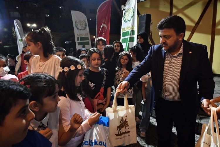 Bursa Osmangazide yetim çocuklar kardeşlik sofrasında