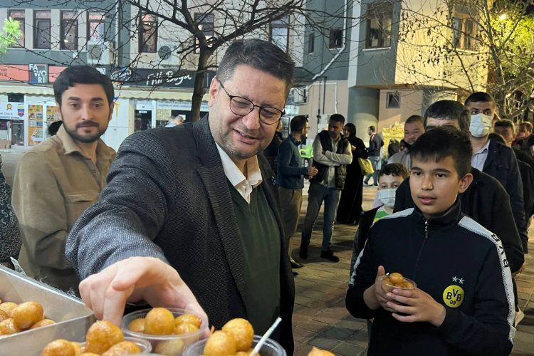 Bursada DEVA Partisi bereketi her noktada paylaşıyor