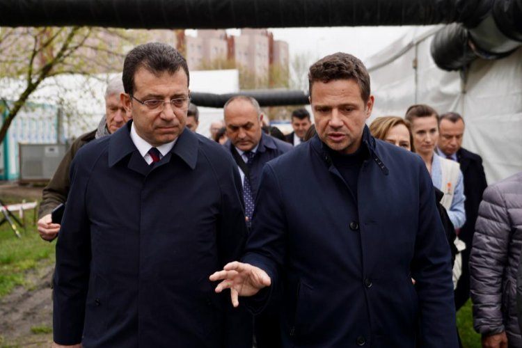 İBBnin tırları Varşova ve Köstencede 