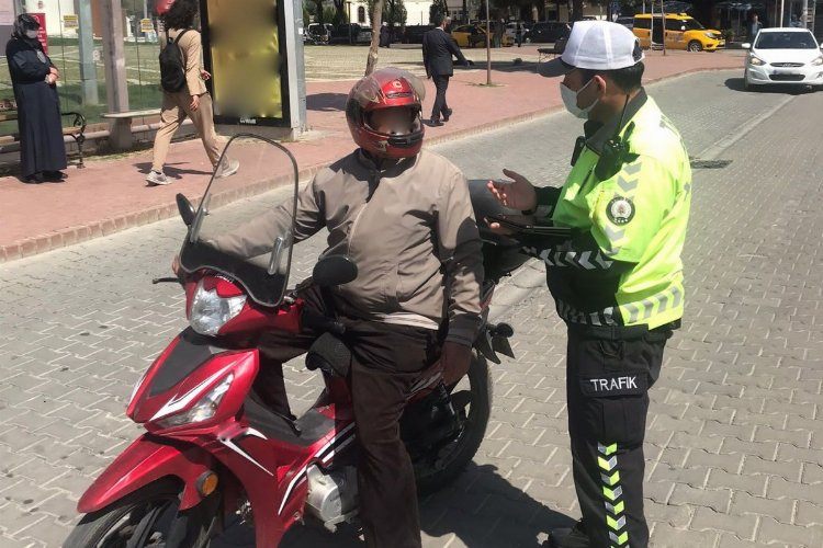 Emniyetten motosiklet sürücülerine eş zamanlı denetim