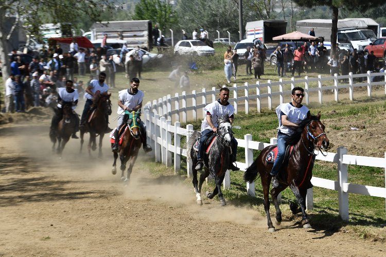 Bursada rahvan atları fethetti!