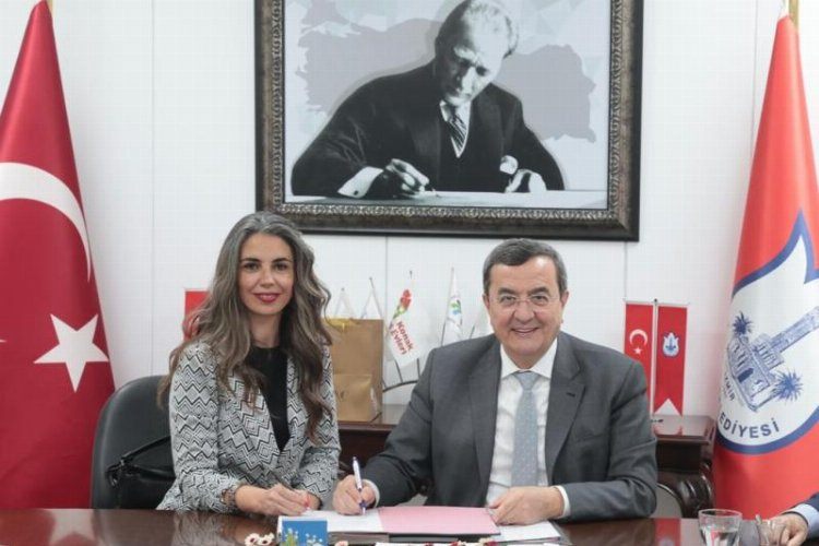 İzmir Aşkına Platformunun Fahri Başkanı Batur oldu 
