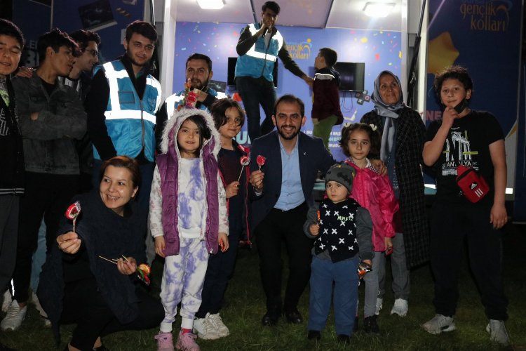 Bursada AK Gençler çocuklara şenlikli akşam