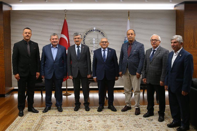 Memduh Büyükkılıça ziyaretçi akını