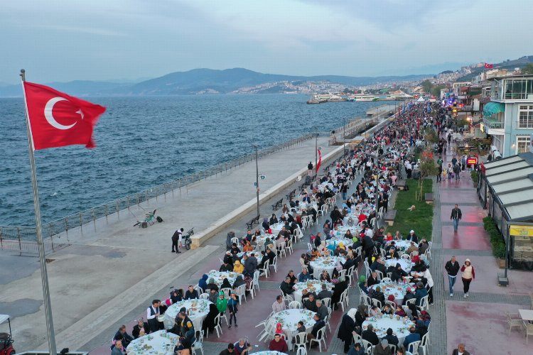 Bursa Büyükşehirin son iftarı Mudanyada