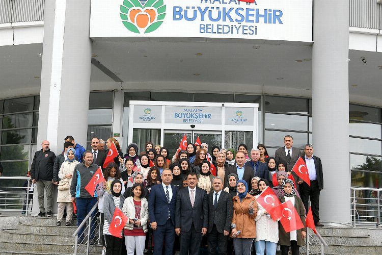 Malatyadan Çanakkaleye 41 öğrenci 