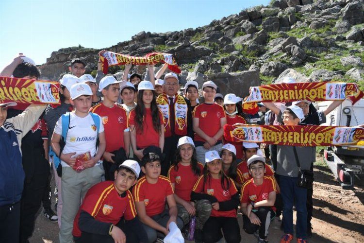 Kayseride 1500 mahlep fidanı dikildi 