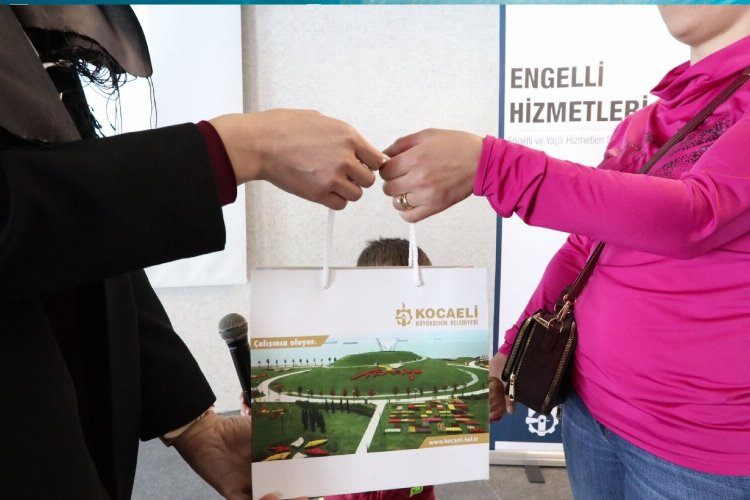 Kocaelide otizm tanılı bireylere probiyotik ürünler teslim edildi