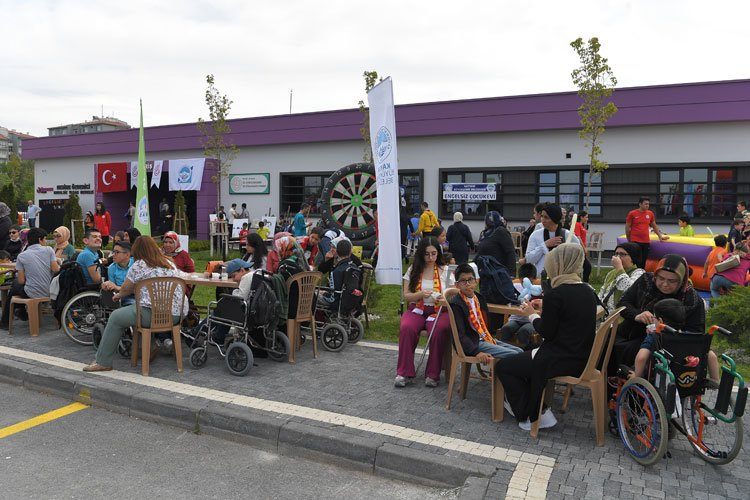 Kayseride engelsiz bahar şenliği