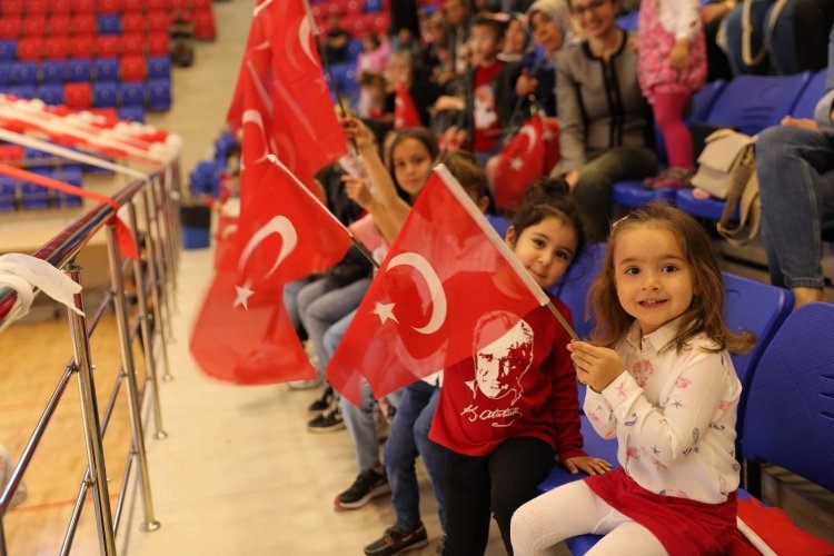 Niğdede 19 Mayıs törenleri renkli geçti 