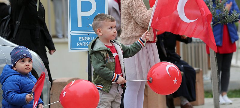Bursalı çocuklara 23 Nisan sürprizi