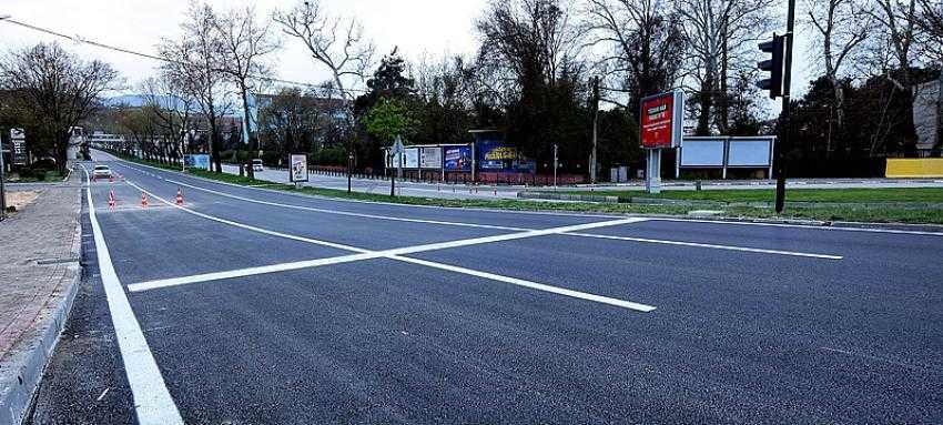 Sokağa çıkma yasağında yollara makyaj