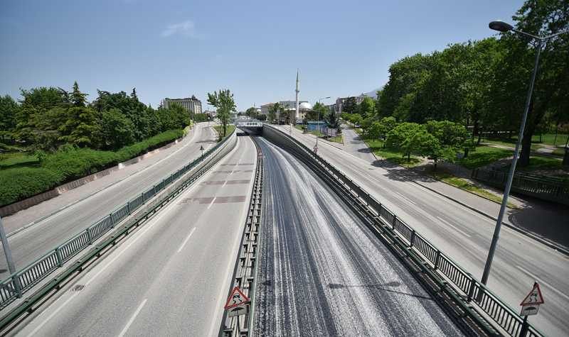 Bursalılar evinde kaldı Büyükşehir tüm şehri yeniledi
