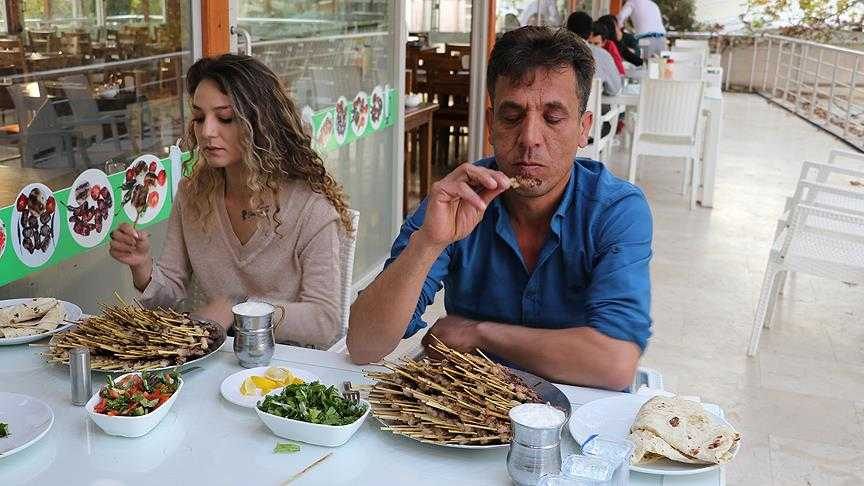 25 bin liralık ödül için 320 adet çöp şiş yedi