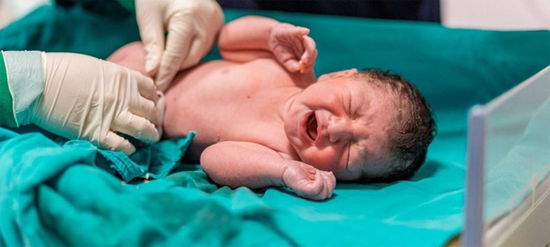 Kovid-19 hastası bazı annelerin çocukları bağışık doğdu