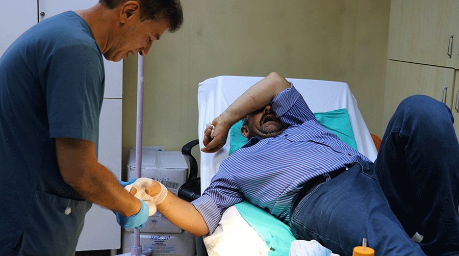 Yüzlerce acemi kasap, acil servise koştu