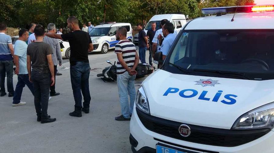 Kaçmaya çalışan zanlının yakınlarıyla polis arasında arbede