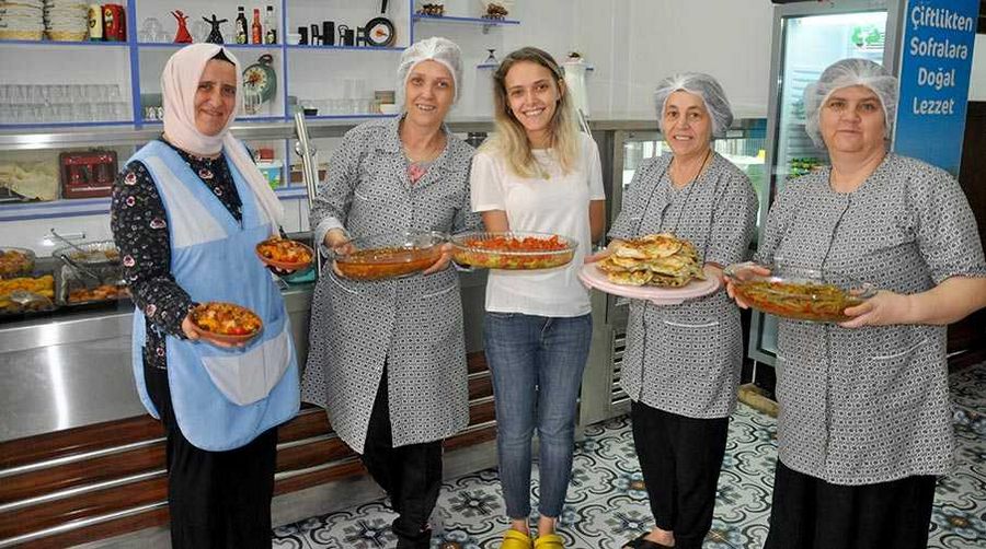 Lokanta açıp hemcinslerine iş imkanı sundu