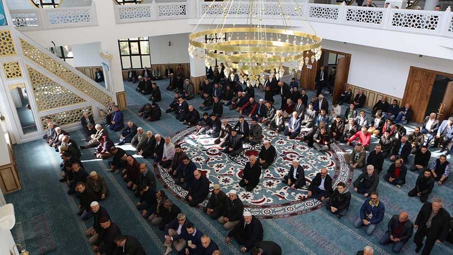 Cami açılışında Bozbey’den sitem