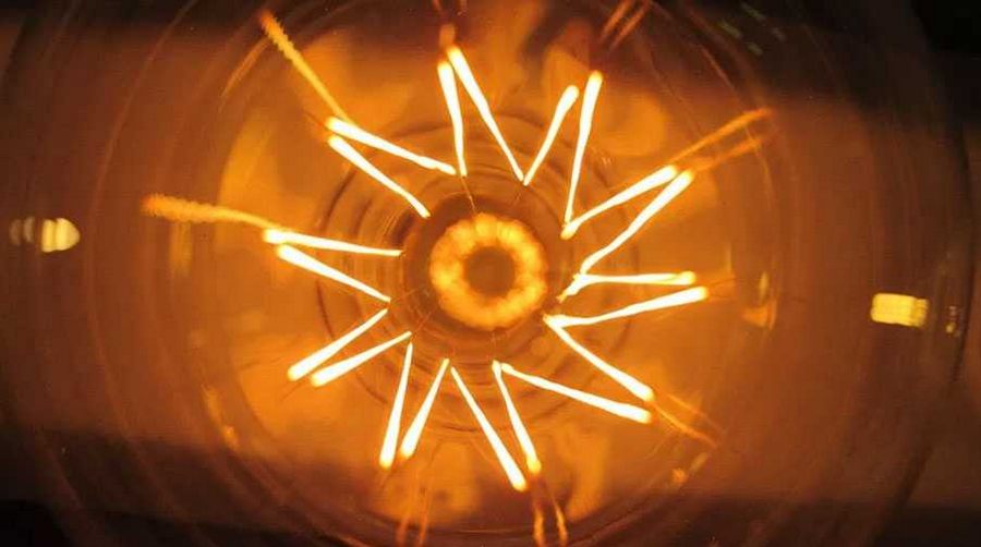 Elektrik akımına kapılarak hayatını kaybetti