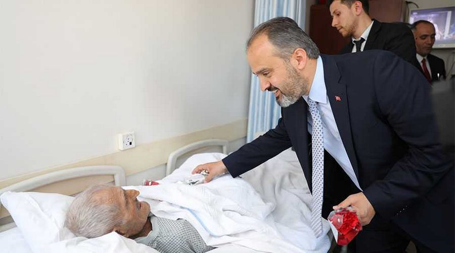 Başkan Aktaş’tan hastalara moral