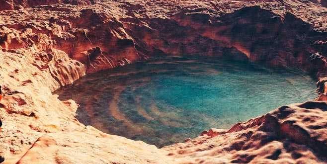 Tarihi gelişme! Mars yüzeyinde su gölü bulundu