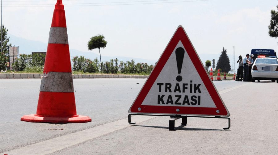 Kazada hayatını kaybeden 5 kişi gözyaşlarıyla defnedildi
