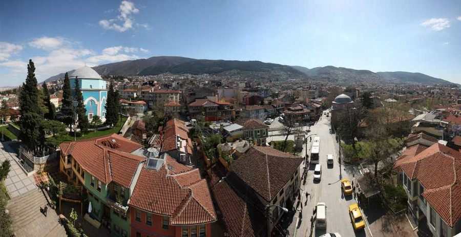Zamana meydan okuyor: Yeşil Türbe