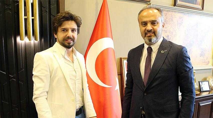 Başkan Aktaş’tan şampiyon kuaföre destek