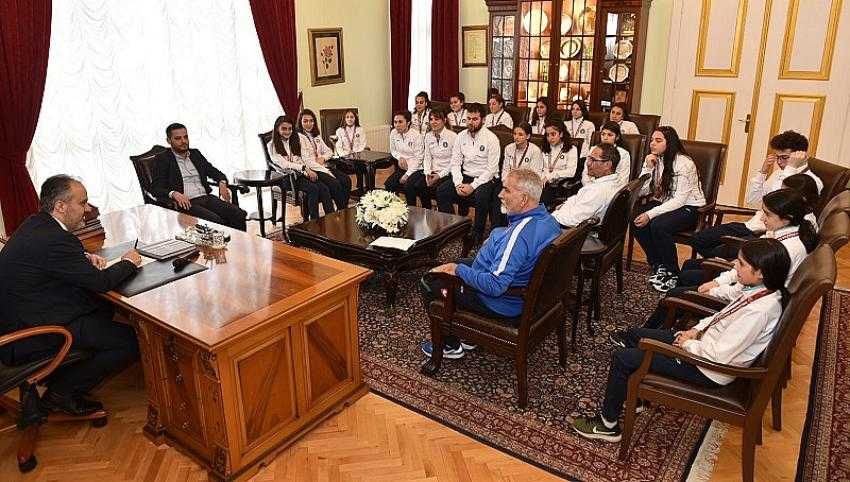 Başarılarını Başkan Aktaş