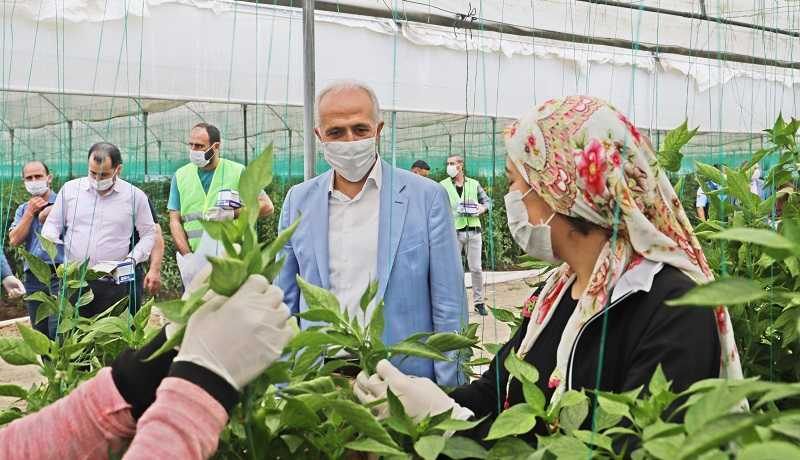 Gültak, tarım işçileriyle bir araya geldi