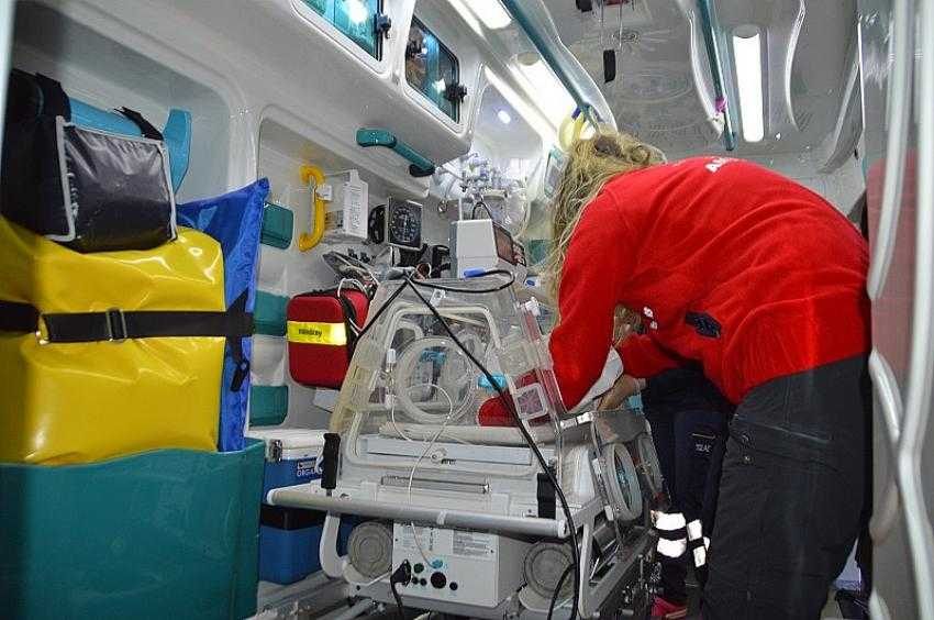 Ambulans uçak Ağrılı bebekler için havalandı