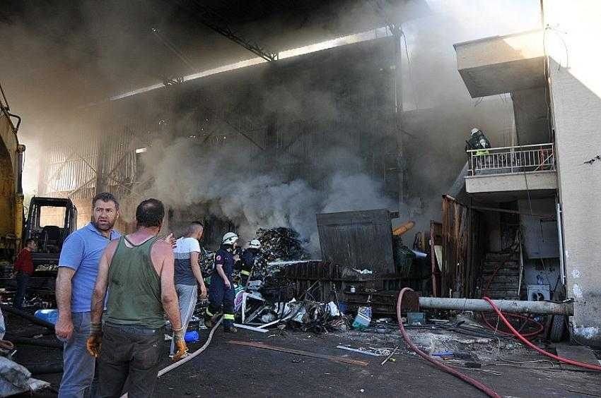 Antalya’da iş yeri yangını