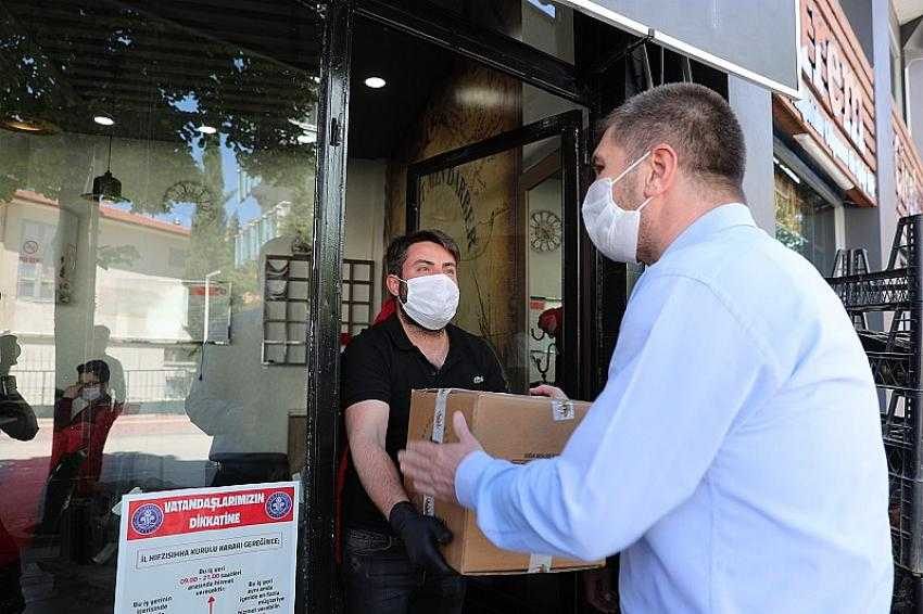 Başkan Ercengiz’den berberlere destek