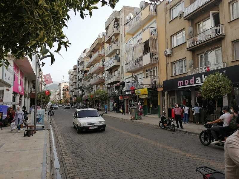 Salihli’nin tüm ana caddelerinde maskesiz dolaşmak yasaklandı