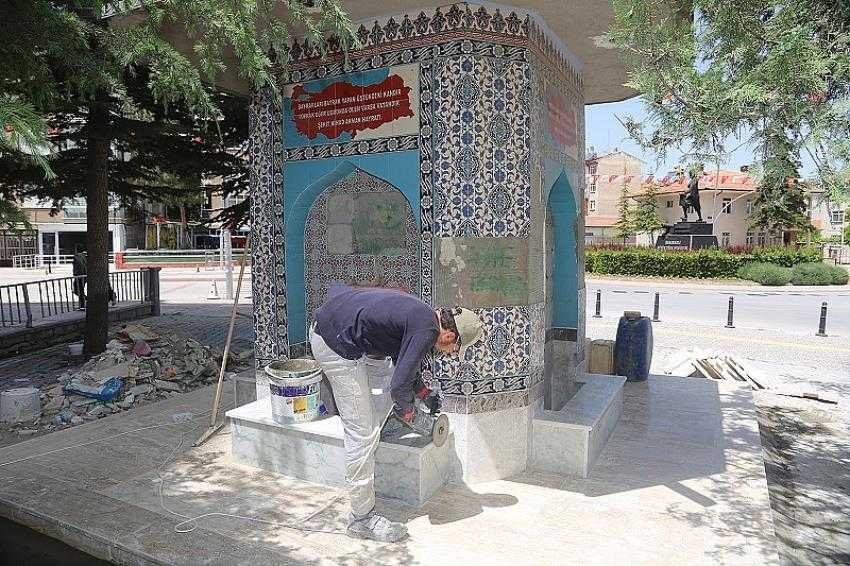 Karaman Belediyesi, kent merkezindeki çeşmeleri onarıyor